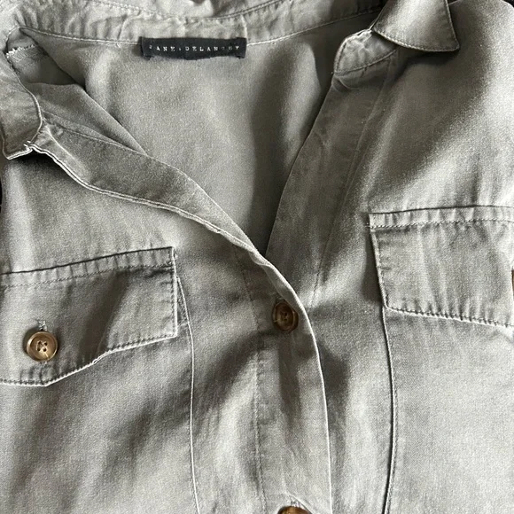 Distressed grey blouse - Picture 3 of 4